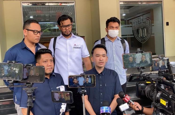 Ruben Onsu di Polda Metro Jaya. (MataMata.com/Adiyoga Priyambodo)