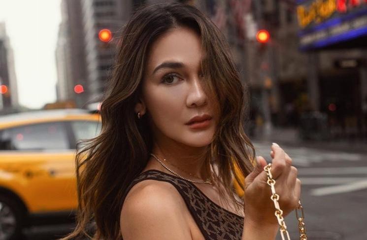 Artis Putus usai Diberi Hadiah Mewah (instagram/@lunamaya)
