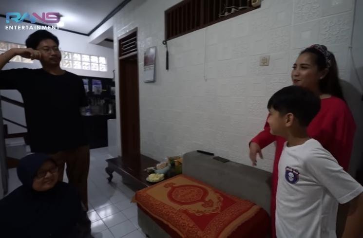Momen Nagita Slavina grebek rumah karyawan (YouTube Rans Entertainment)