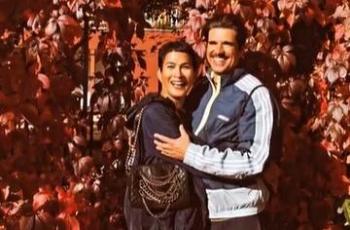 10 Potret Oscar Lawalata Bareng Pacar Bule, Wajahnya Disebut Mirip