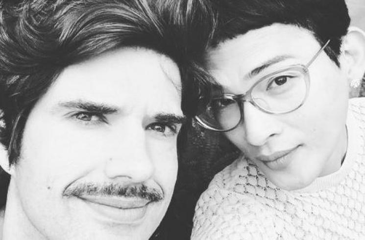 Potret Oscar Lawalata dan pacar bulenya. (Instagram/@oscarlawalata)