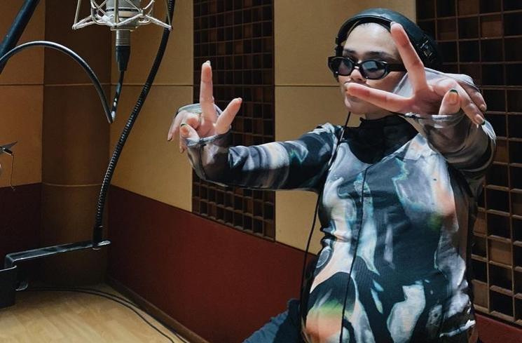 Potret Sivia Azizah Pamer Baby Bump dengan Gaya Hijab (instagram/@siviazizah)