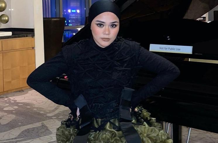 Potret Sivia Azizah Pamer Baby Bump dengan Gaya Hijab (instagram/@siviazizah)