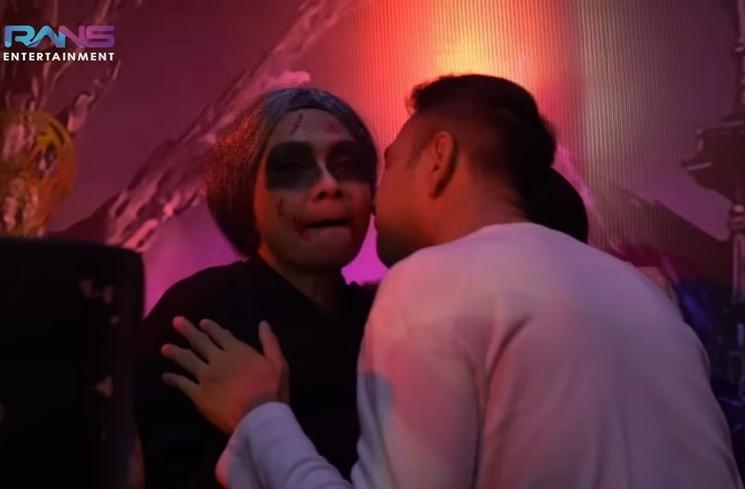 Potret Manglingi Mama Rieta Rayakan Ultah Raffi dan Gigi (YouTube Rans Entertainment)