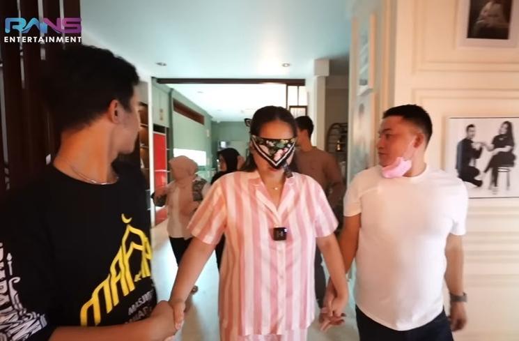 Momen kejutan ultah Raffi Ahmad dan Nagita Slavina (YouTube Rans Entertainment)