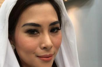 9 Potret Terbaru Anya Dwinov, Makin Cantik di Usia 40 Tahun, Masih Betah Melajang