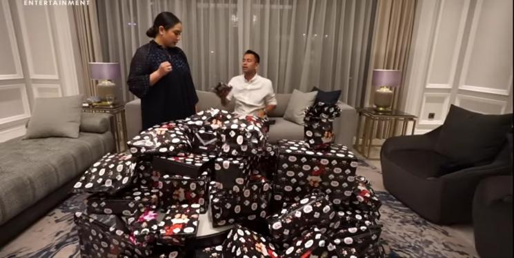 Momen Raffi Ahmad dan Nagita Slavina Buka Kado Ultah(YouTube/Rans Entertainment)