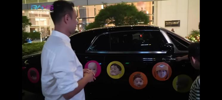 Momen Raffi Ahmad dan Nagita Slavina Buka Kado Ultah(YouTube/Rans Entertainment)