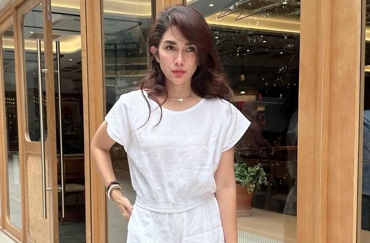 Artis traktir karyawan belanja di mall (Instagram/@ussypratama)