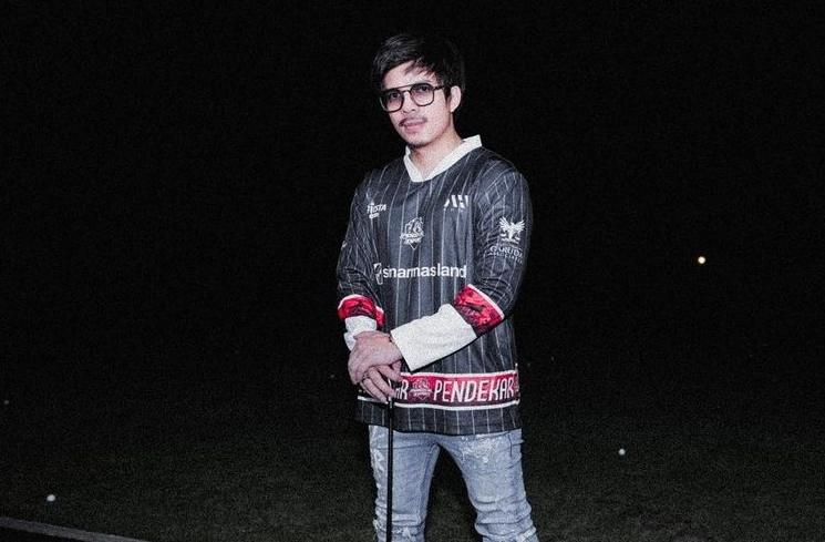 Artis traktir karyawan belanja di mall (Instagram/@attahalilintar)
