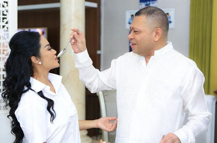 Momen Ultah Raul Lemos ke-53 (Instagram/@krisdayantilemos)