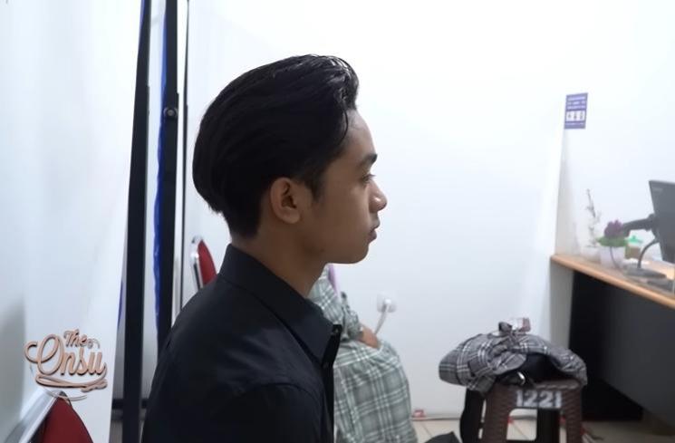 Momen Betrand Peto bikin SIM (YouTube/The Onsu Family)