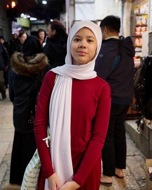 Potret Safeea Ahmad Tampil Berhijab (Instagram/mulanjameela1)