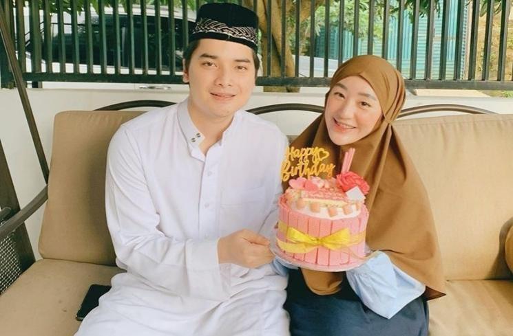 Artis Menikah Lewat Taaruf dan Berujung Cerai (instagram/@larissachou)