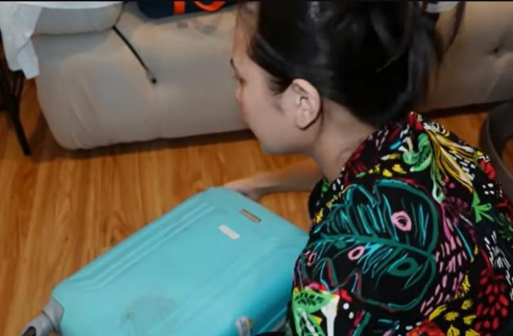 Momen Indah Permatasari Datang ke Nikahan Adik. (YouTube/Indah Permatasari)