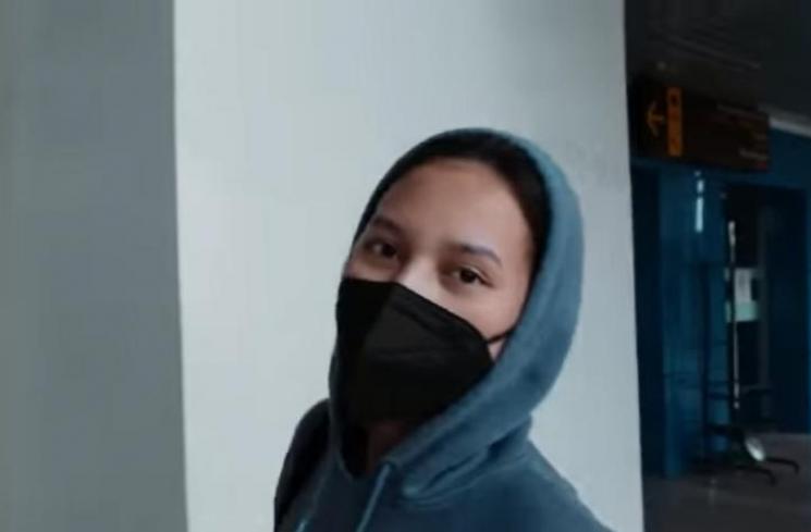 Momen Indah Permatasari Datang ke Nikahan Adik. (YouTube/Indah Permatasari)