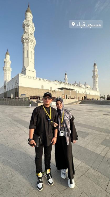 Perjalanan Umrah Rizal Armada dan Istri(Instagran/@rizalarmada)