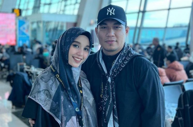 Perjalanan Umrah Rizal Armada dan Istri(Instagran/@rizalarmada/@monicaimas)