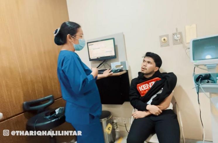 Momen Thariq Halilintar Dirawat di RS. (YouTube/Thariq Halilintar)