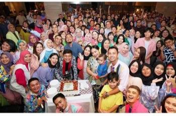 11 Momen Raffi dan Nagita Dinner Bareng Karyawan, Boyong Ratusan Pegawai!