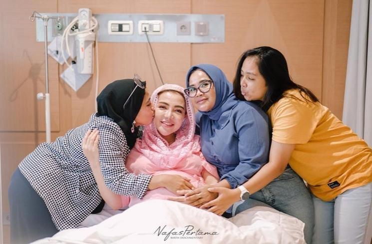 Momen Bella Shofie Melahirkan Anak Kedua (instagram/@bellashofie_rigan)