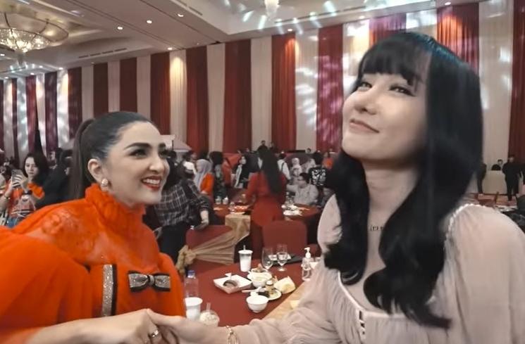 Gaya Artis dan Selebgram di Ultah Ameena (YouTube/The Hermansyah A6)