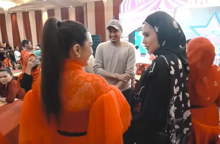Gaya Artis dan Selebgram di Ultah Ameena (YouTube/The Hermansyah A6)
