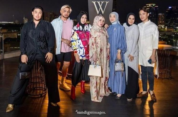 Kedekatan Ivan Gunawan dan Caren Delano. (Instagram/@ivan_gunawan)