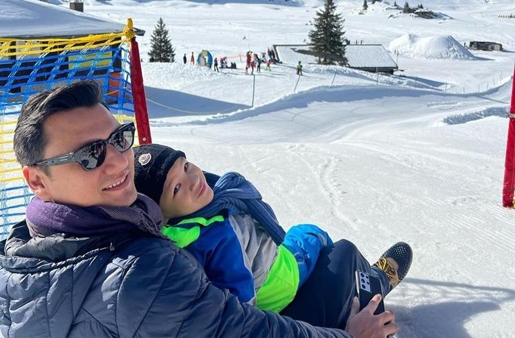 Potret Liburan Keluarga Titi Kamal di Swiss (instagram/@titi_kamall)