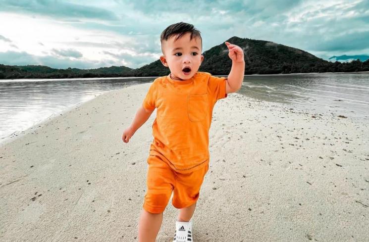 Potret Nathalie Holscher dan Adzam Liburan di Pahawang(Instagram/nathalieholscher) 