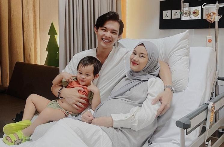 Momen Dinda Hauw Jelang Lahiran Anak Kedua (instagram/rey_mbayang)