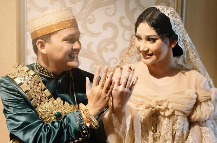 Potret Akad Nikah Adik Indah Permatasari (Instagram/sintamutiarabell)