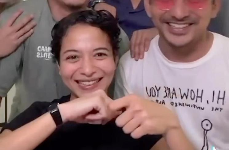 Putri Marino tampil bondol. (Instagram/@putrimarino)