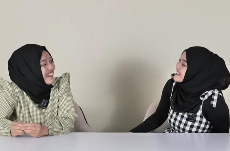 Momen Putri Delina Ketemu 'Kembaran'. (YouTube/Putri Delina) 