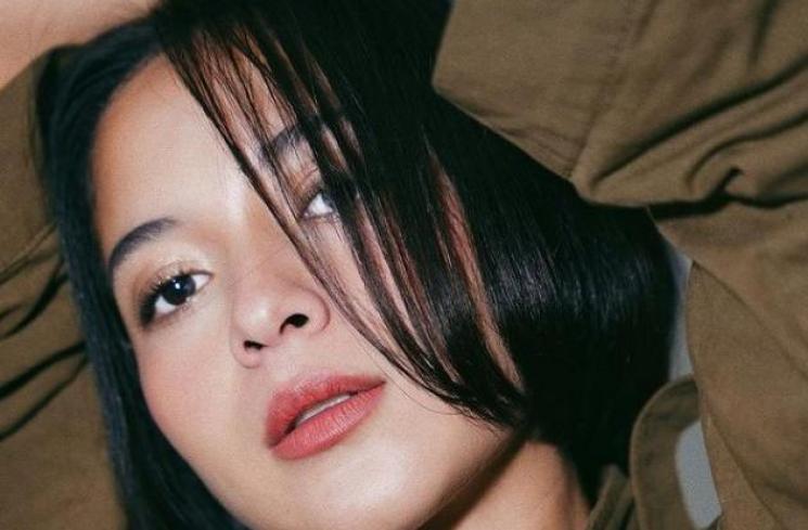 Potret Putri Marino dengan rambut bondol. (Instagram/putrimarino)