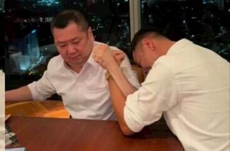 Momen Akrab Raffi Ahmad dan Hary Tanoesoedibjo. (Instagram/raffinagita1717) 