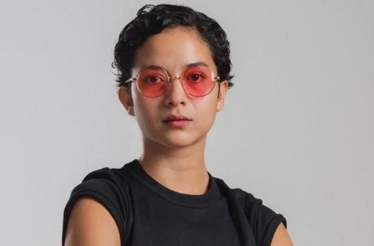 Potret Putri Marino dengan rambut bondol. (Instagram/putrimarino)
