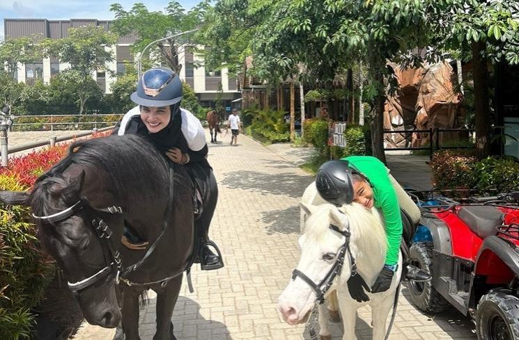 Potret Anak Artis Berkuda (instagram/@zaskiasungkar15)