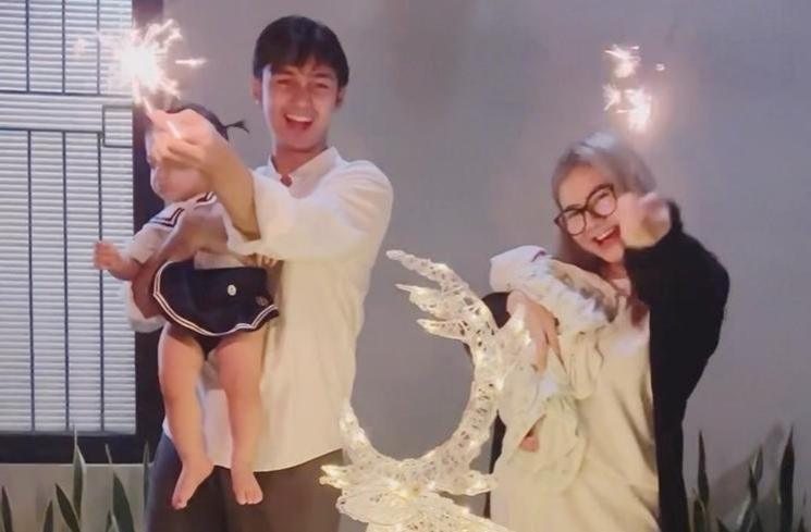 Potret Felicya Angelista Momong 2 Anak (instagram/@felicyangelista_)