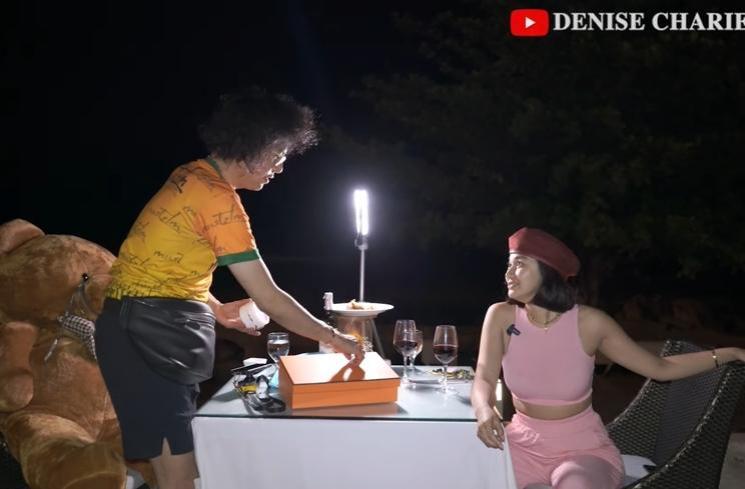 Momen Denise Chariesta Dilamar JK (YouTube/denise chariesta)