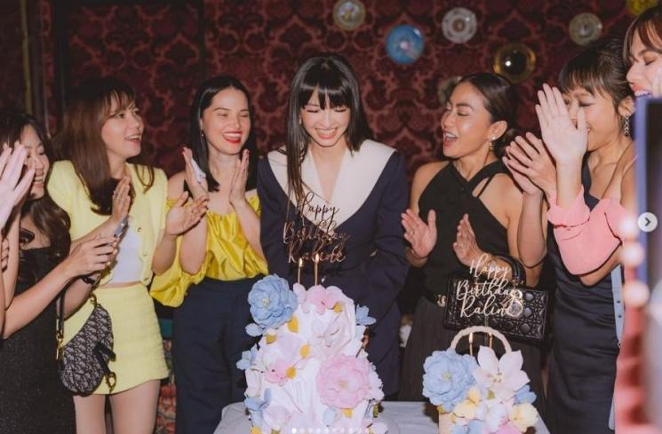 Potret ultah Raline Shah ke-38. (Instagram/ralinesyah)