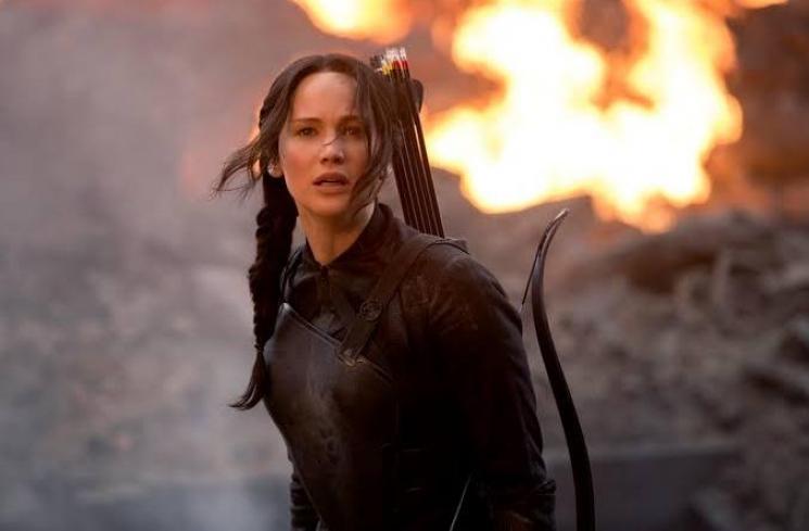 Sinopsis The Hunger Games: Mockingjay Part 1 (IMDb) 