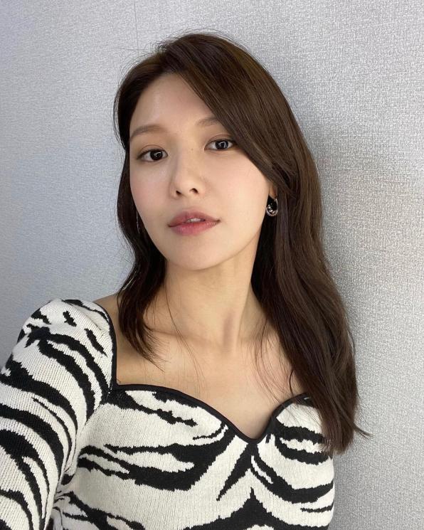 Fakta Strangers (Instagram/@sooyoungchoi)