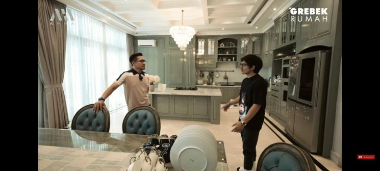 Rumah Arie Untung(YouTube/AH)