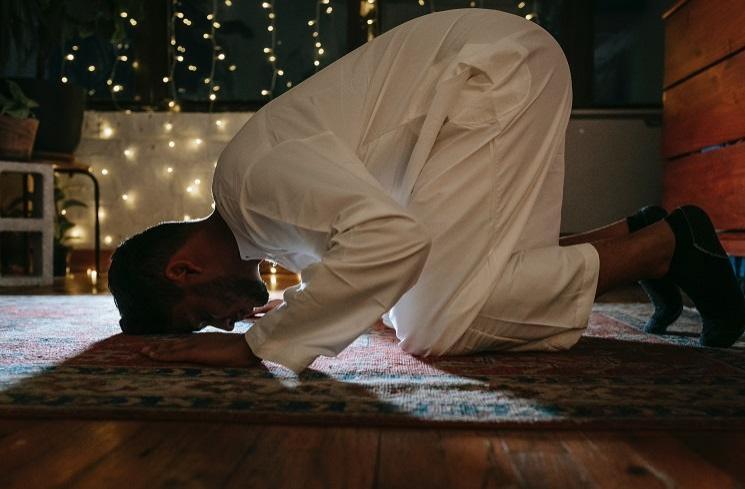 Niat dan Doa Sholat Tahajud. (Pexcels.com/Michael Burrows)