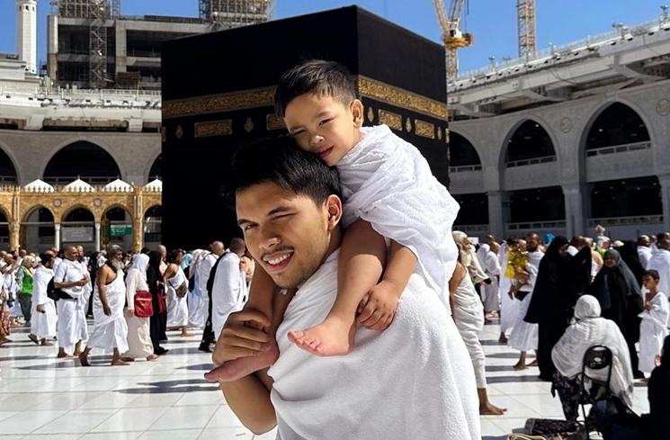 Artis Jalani Awal Ramadan di Luar Negeri (instagram/@thariqhalilintar)