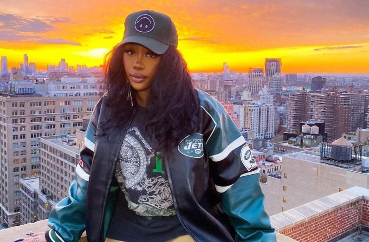 Seleb Hollywood yang Jalani Puasa Ramadan. (Instagram/sza)