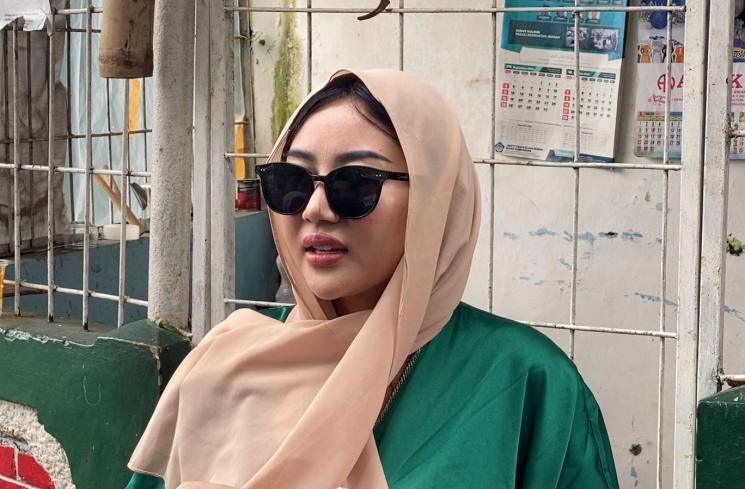 Pamela Safitri di kawasan Cilandak, Jakarta, Sabtu (25/3/2023). (MataMata.com/Adiyoga Priyambodo)