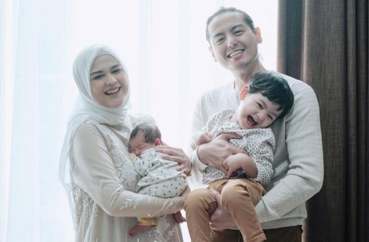 Artis Melahirkan di Bulan Ramadhan (Instagram/@bukaan.moment)