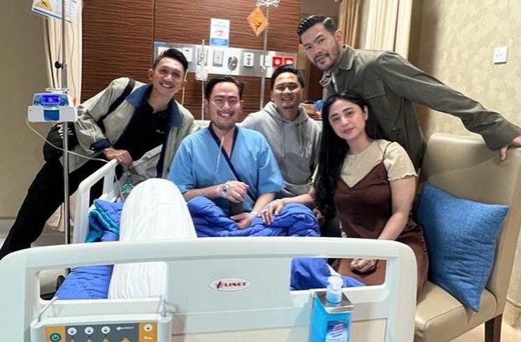 Momen Nassar Dijenguk Rekan Artis. (Instagram/kingnassar88)